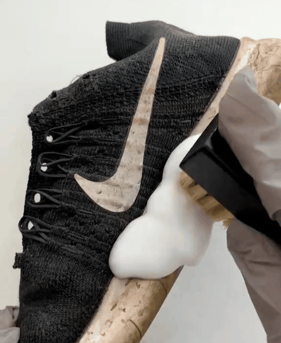 CleanSteps™ — Mousse Nettoyante Premium pour Chaussures